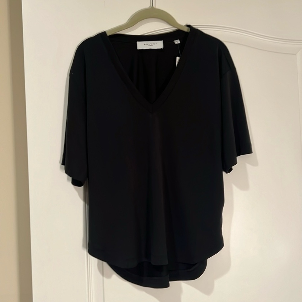 EQUIPMENT V NECK TOP
